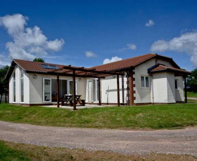 Lovely 2 Bedroom Holiday Chalet Near Sidmouth Exterior photo
