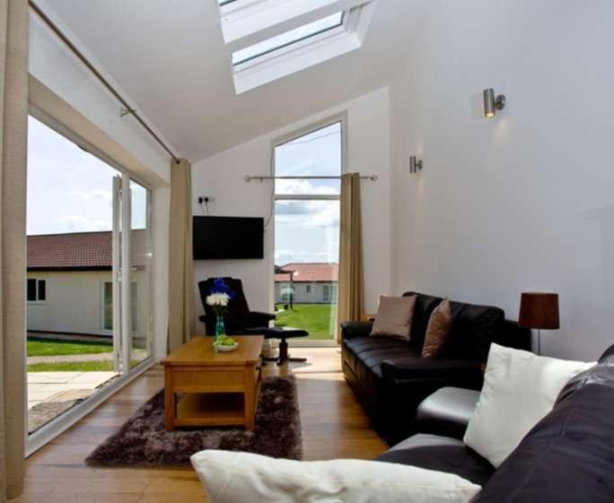 Lovely 2 Bedroom Holiday Chalet Near Sidmouth Exterior photo