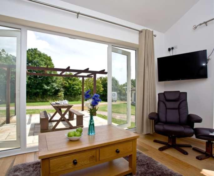 Lovely 2 Bedroom Holiday Chalet Near Sidmouth Exterior photo